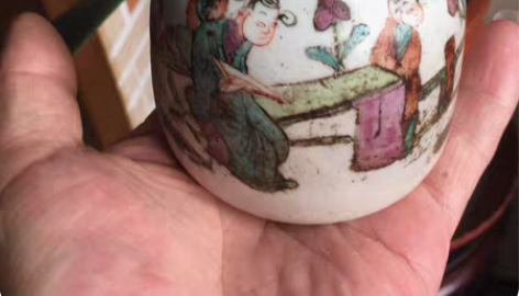 包邮晚清人物粉彩小酒壶 包老 感兴趣的话点...