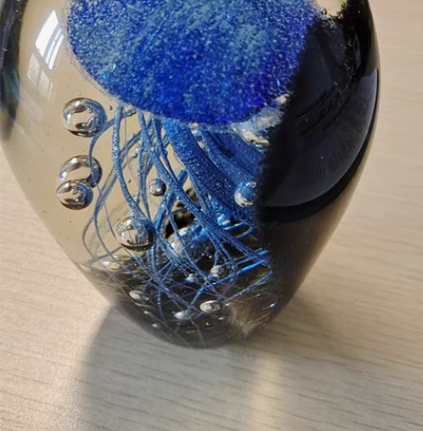 包邮精致水母滴胶摆件,白天吸收阳光,晚上会...