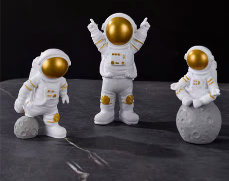 包邮【礼盒装清仓处理】宇航员小摆件小太空人...
