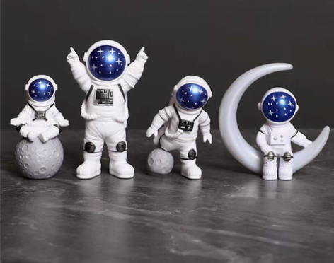 包邮店铺倒闭，清一批宇航员模型摆件5.2元...