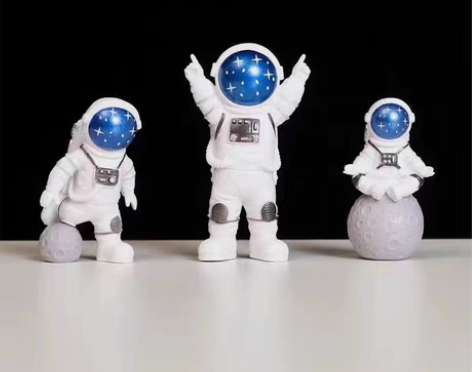 包邮【3件套】小宇航员摆件 工厂倒闭，亏本...