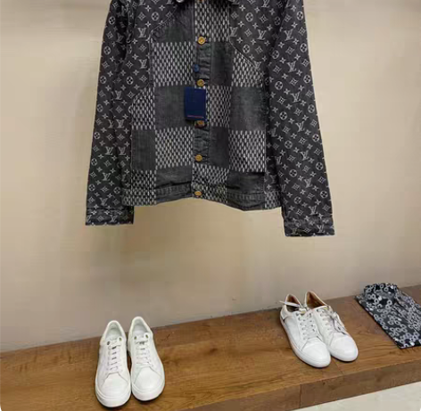 Louis V* X Nigo联名系列2....