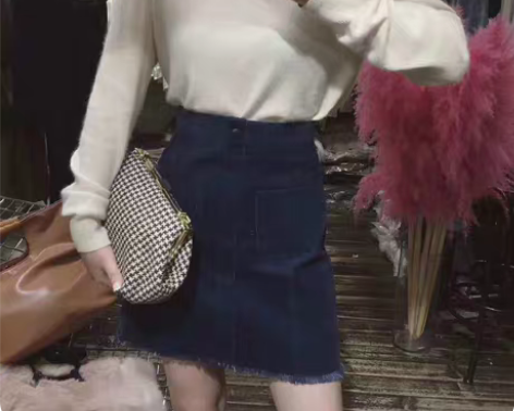 包邮藏青色a字裙 没有穿过哦  可以配冬天...