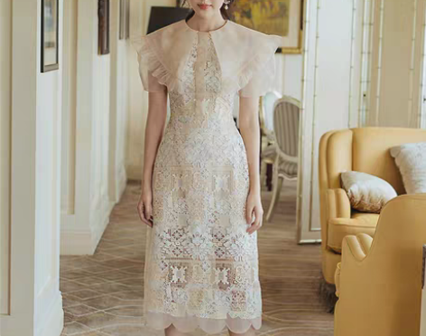 转卖刺绣蕾丝拼接大翻领荷叶边淑女法式连衣裙...