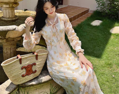 转卖腻腻［南茜的裙摆］仙女印花蝴蝶结设计感...