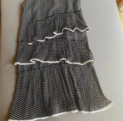 包邮吊带蛋糕裙，百褶裙 感兴趣的话点“我想...