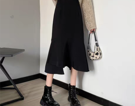 转卖黑色不规则鱼尾裙女2022新款小个子气...