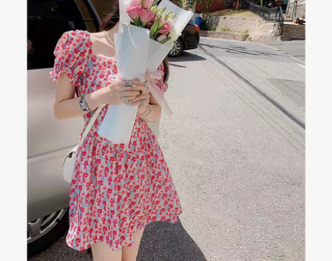 转卖【狂欢价】初恋系别致碎花连衣裙女夏季雪...