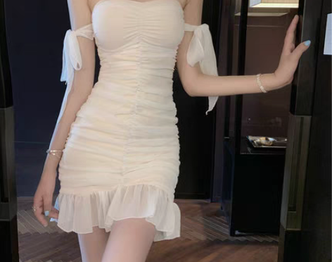 转卖2022夏季新款仙女纯欲小心机一字肩性...