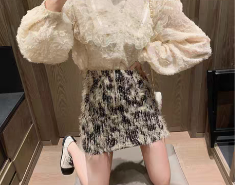 转卖秋冬新款洋气花边衬衫灯笼袖公主风蕾丝衫...
