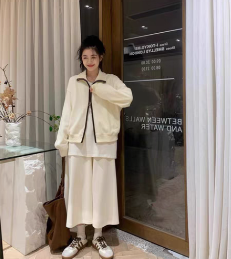 转卖EH STORE 秋冬新款减龄感卫衣开...