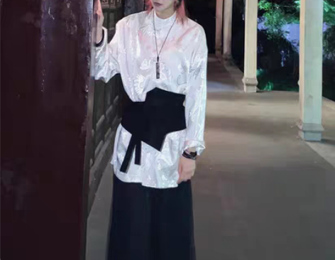 包邮穿搭博主闲置出 一套标价出包邮 (标题...