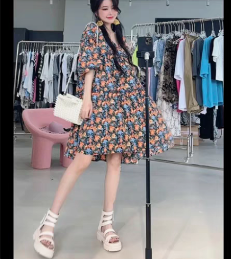 全新转卖金美希法式碎花裙V领 80-150...