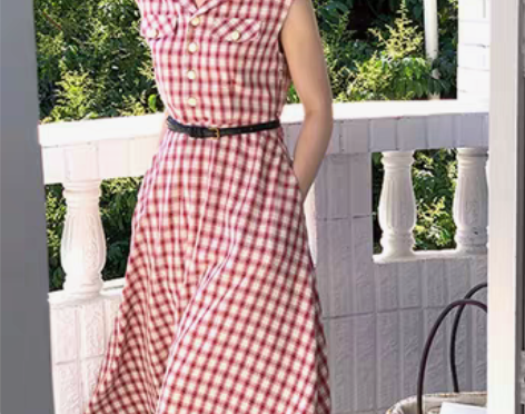 转卖港风复古V领格纹连衣裙无袖设计感小众高...