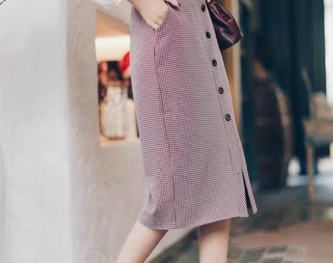 转卖宿本8周年格子半身裙，复古好搭配，穿上...
