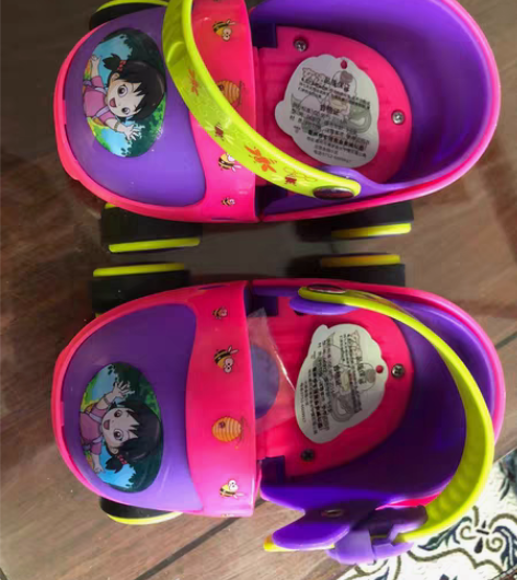 包邮全新，玄凌溜冰鞋儿童初学者四轮旱冰鞋女...