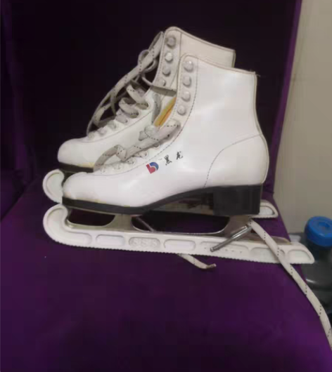 木林森，黑龙，品牌的专业滑冰鞋，37码的，...