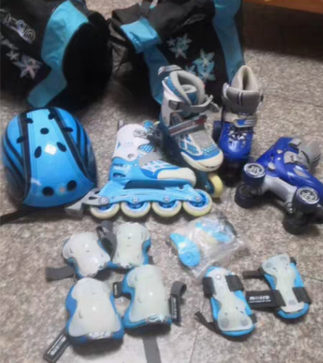 米高轮滑鞋套装，小的（伴威）双排四轮内长1...