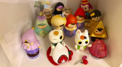 出 25元一个泡泡玛特盲盒 大久保100元...