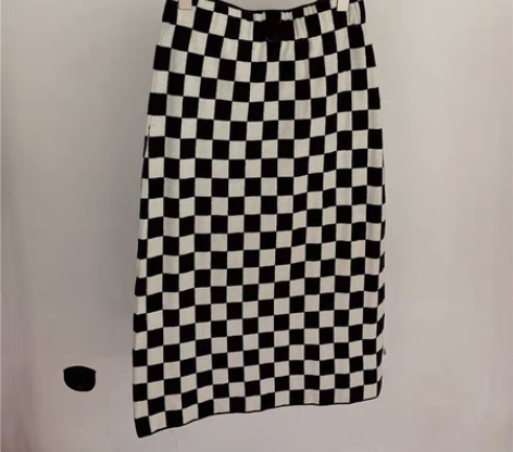 包邮棋盘格的中裙，喜欢的小姐姐把它带着！都...