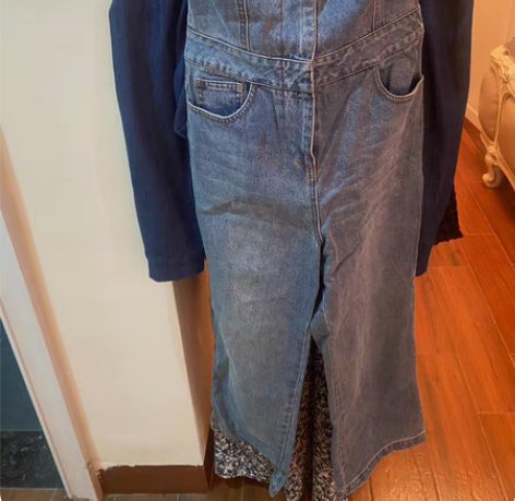 全新S码抹胸连体裤30 感兴趣的话点“我想...