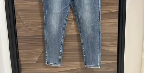 背带牛仔裤  几乎全新   买回来小 质量...