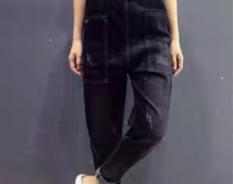转卖背带牛仔裤，几乎全新，衣服太多忘了穿了...