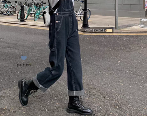 转卖韩版chic宽松减龄口袋背带牛仔裤女装...