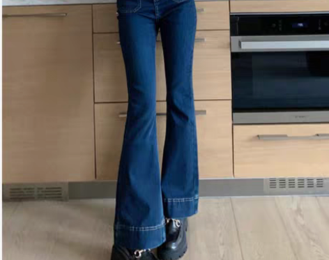 转卖复古深蓝色微喇叭牛仔裤女秋季薄款高腰宽...
