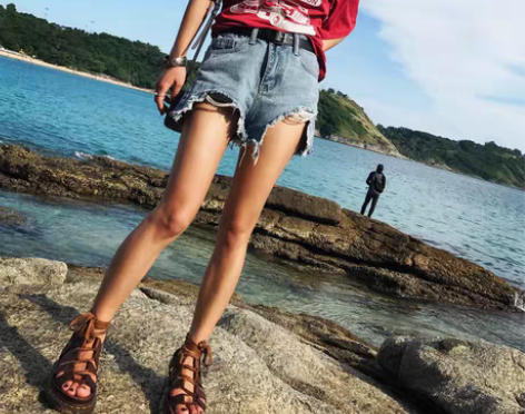 转卖蓝色毛边热裤女夏季新款韩版百搭五分裤高...