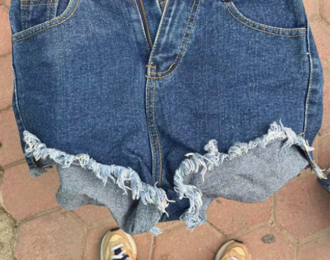 包邮韩国代购牛仔短裤s码 收拾车库找出来的...