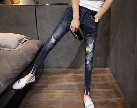 转卖艾堡尼 个性潮有型chic修身破洞牛仔...