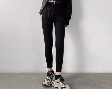 转卖复古高腰小脚牛仔裤修身显瘦九分铅笔裤女...