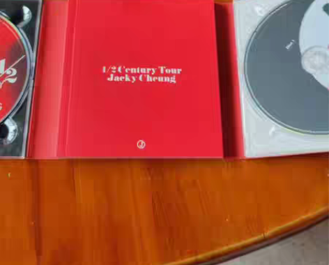 香港购物时，买的JACKY CHEUNG世...