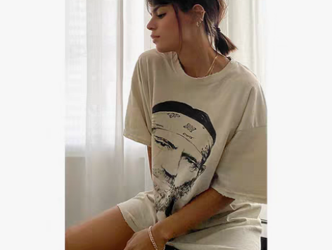 转卖印花复古男友风短袖Urban Outf...