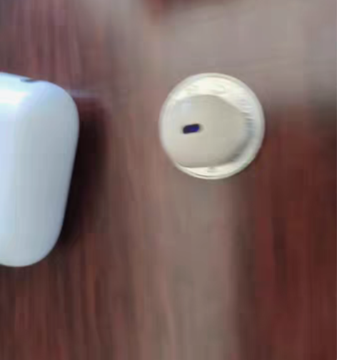 包邮全新无线蓝牙耳机，佐伴同款。 颜色：隐...