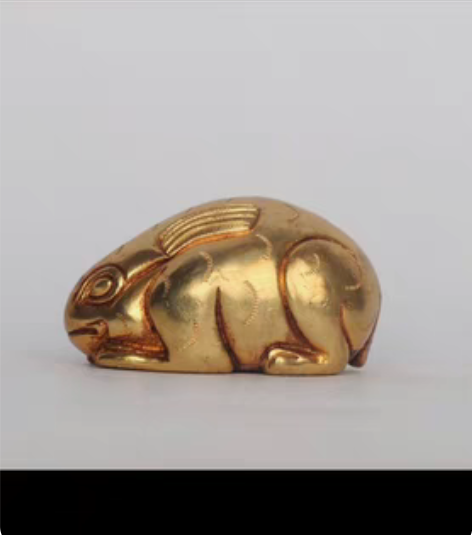铜鎏金兔摆件 纯手工錾刻工艺，线条流畅，做...