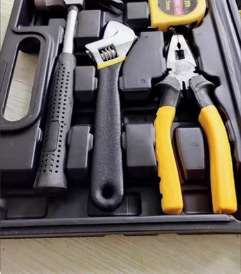 包邮五金工具套装多功能维修工具箱家用。 标...