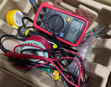 包邮优利德便携小型数显万能表890C+ 瑞...