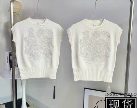转卖樊樊早安白色小飞袖针织背心女早春薄款修...
