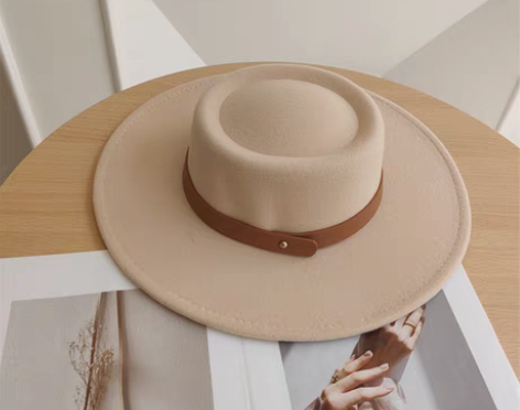 转卖白色法式平顶礼帽英伦复古皮带仿羊毛呢帽...