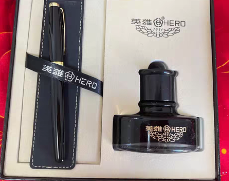 包邮英雄钢笔套盒，全新，只试过一次墨水，没...