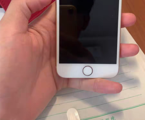 包邮妹妹自己用的，国行Iphone 8+6...