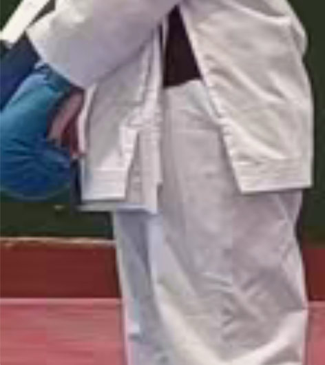 空手道服,送拳套腰带,九成新 感兴趣的话点...