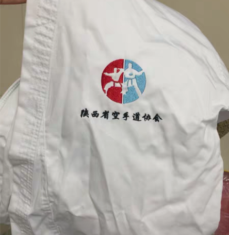 出空手道道服 原价200多买的 只穿过几次...