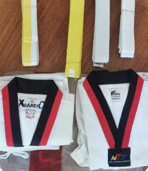 儿童空手道道服，全套转给需要的人 感兴趣的...