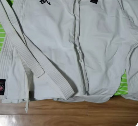 空手道衣服，9成新 男孩子，长的太快了XS...