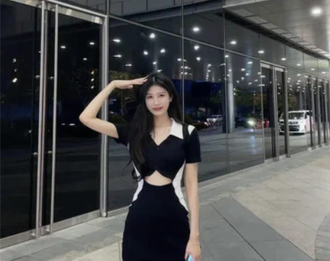 转卖【Ying Ying】小腰精短袖裙20...