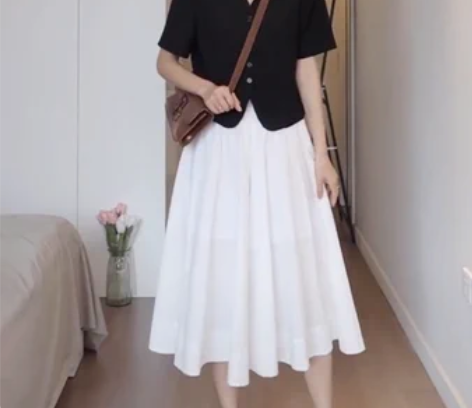 包邮全新郭九九同款黑西装短袖和白色裙裤（里...