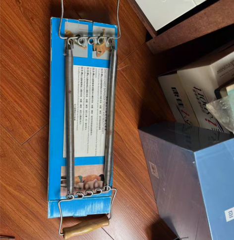 两个拉力器，闲置未使用，质量很好，低价出售...